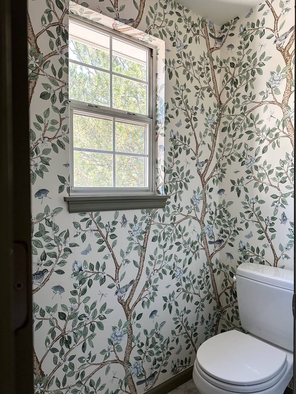 chinoiserie wallpaper mural water closet