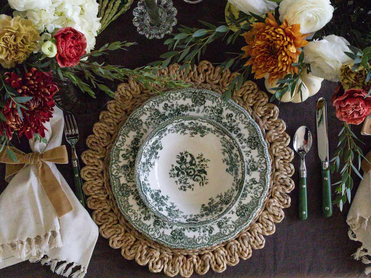 Modern Thanksgiving Tablescape